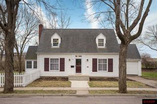 925 South Ave, North Mankato, MN 56003