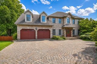 121 Quail Heights Ct, Kingsport, TN 37663