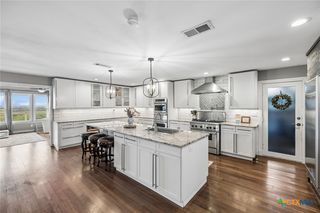677 Floral Ave, New Braunfels, TX 78130
