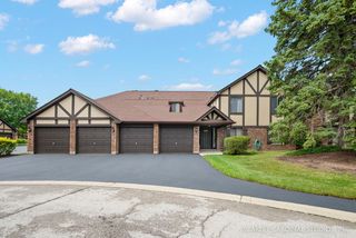 835 Sheldon Ct #704D, Wheaton, IL 60189