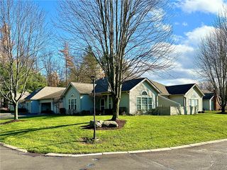 3534 Hunters Woods Blvd #3, New Castle, PA 16105