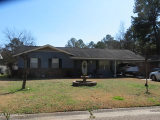 6734 Harry S Truman Dr, Jackson, MS 39213