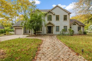 85 Harvey Ave, Paramus, NJ 07652