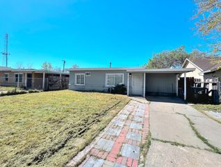 3915 Huron St, Sacramento, CA 95838