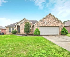 9 Sunbelt Ct, Mayflower, AR 72106