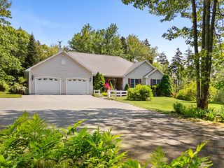 18 Patricia Lane, Saint George, ME 04859