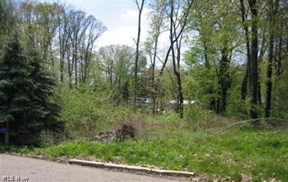 Dublin Cir NW, North Canton, OH 44720
