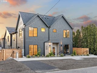 11071 SW 61st Ave #8, Portland, OR 97219