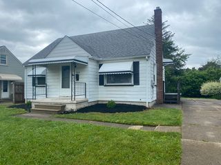 864 Gary Ave, Girard, OH 44420