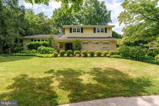 1826 Squire Ct, Wyomissing, PA 19610