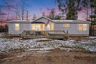 11262 Pierce St, West Olive, MI 49460