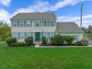 3 Lowe Court, Ringoes, NJ 08551