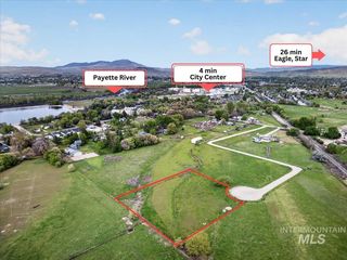 1530 Strum Ln, Emmett, ID 83617