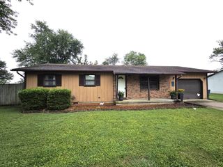 1907 E  Scott St, Olney, IL 62450