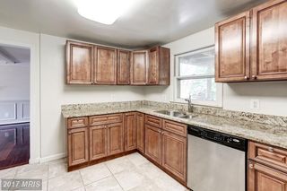 Kitchen (1 of 2)