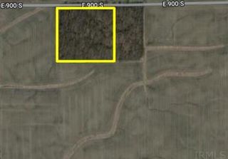 900 South Rd, Warren, IN 46792
