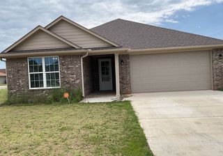 401 Myra Lynn Ln, Longview, TX 75605