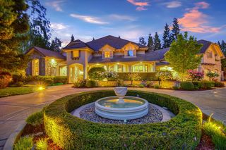 5011 Jardin Ln, Carmichael, CA 95608
