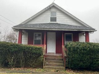 702 Hogue Ave, Akron, OH 44310