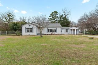 702 W  Bells Blvd, Bells, TX 75414