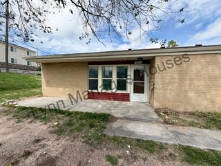 611 W  5th St, Cheyenne, WY 82007