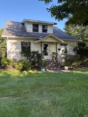 705 S  Logan St, Kewanna, IN 46939