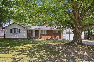 418 North St, Brooklyn Heights, OH 44131