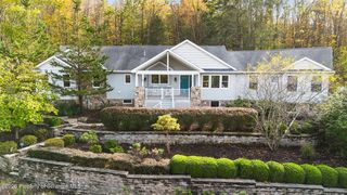 118 Autumn View Ln, Factoryville, PA 18419