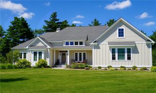 3 Carrs Ln, North Kingstown, RI 02852