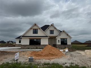 136 Chapowits Dr, Godley, TX 76044