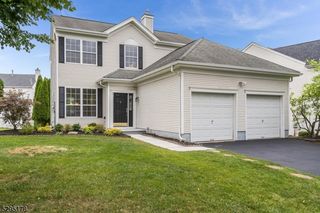 9 Saxton Dr, Hackettstown, NJ 07840