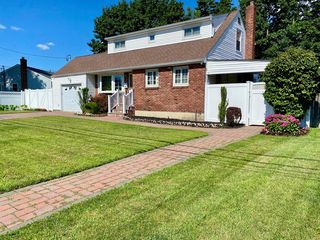 Address Not Disclosed, Brentwood, NY 11717