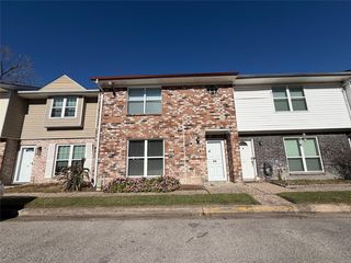 1831 Sherwood Forest St #20, Houston, TX 77043