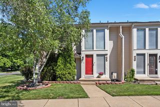 25 Viburnum Ln, Mount Laurel, NJ 08054