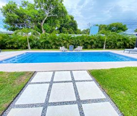 13949 Dominica Dr, Seminole, FL 33776