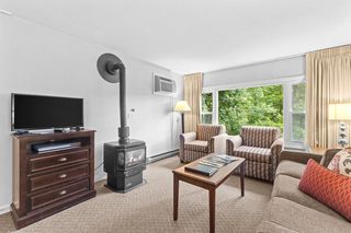 220 Mountainside Drive #E202, Stowe, VT 05672