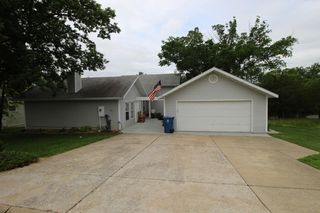 160 Eagle Dr, Forsyth, MO 65653