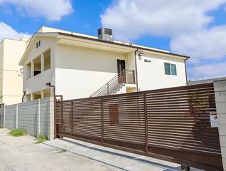 12610 Vanowen St #2, North Hollywood, CA 91605