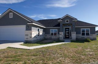 113 Pine Valley Dr, La Vernia, TX 78121