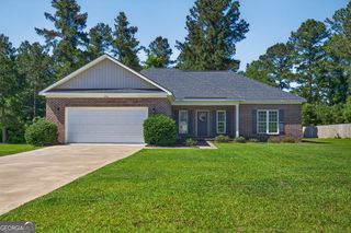 214 Dewpoint Dr, Statesboro, GA 30458