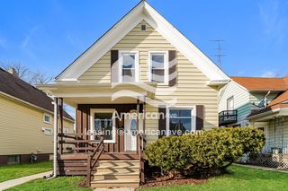 1020 Grove Ave, Racine, WI 53405