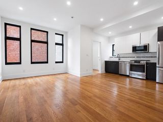 121 8th Ave #2R, Brooklyn, NY 11215