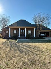 35 Caroline Cv, Cleveland, MS 38732