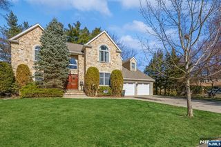 49 Arnold Ave, Closter, NJ 07624