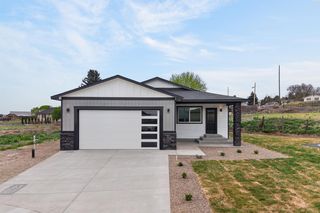 412 Victoria St, Sunnyside, WA 98944