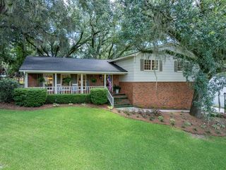 2203 N  Sherwood Dr, Valdosta, GA 31602