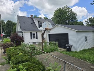 323 W  2nd St, Paris, KY 40361