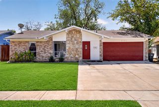 2130 Bowie Dr, Carrollton, TX 75006