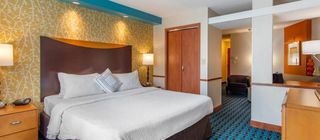 8 Bell Ave, Hooksett, NH 03106