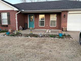1026 Meadowlark Ln, Siloam Springs, AR 72761